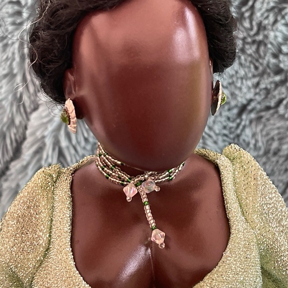 Sass n Class ANNIE LEE “Gorgeous in Green” 17.5” Doll NEW - Picture 5 of 7